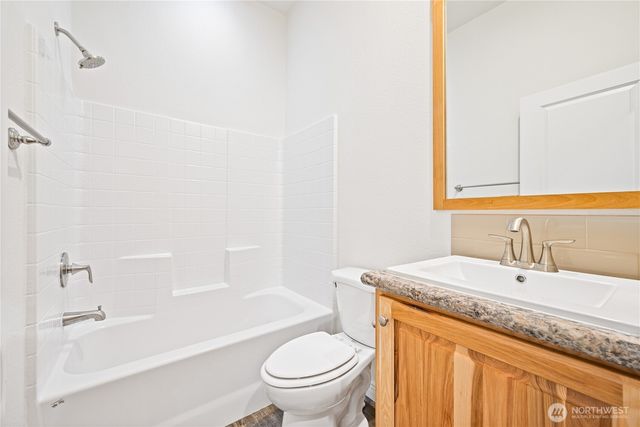 1728 Spirit Lake Highway, Castle Rock, WA 98611