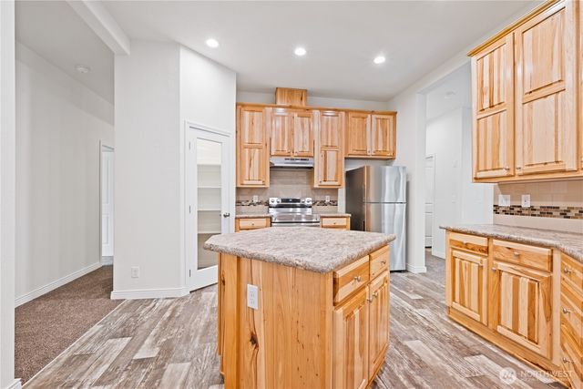 1728 Spirit Lake Highway, Castle Rock, WA 98611