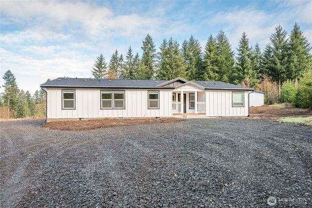 1728 Spirit Lake Highway, Castle Rock, WA 98611