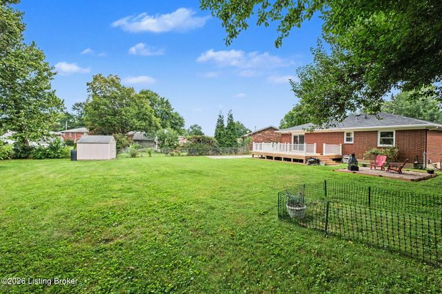 6808 Bebe Ct, Louisville, KY 40219