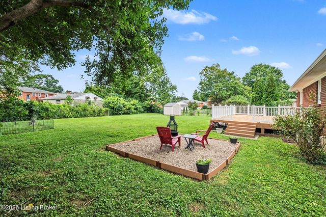 6808 Bebe Ct, Louisville, KY 40219