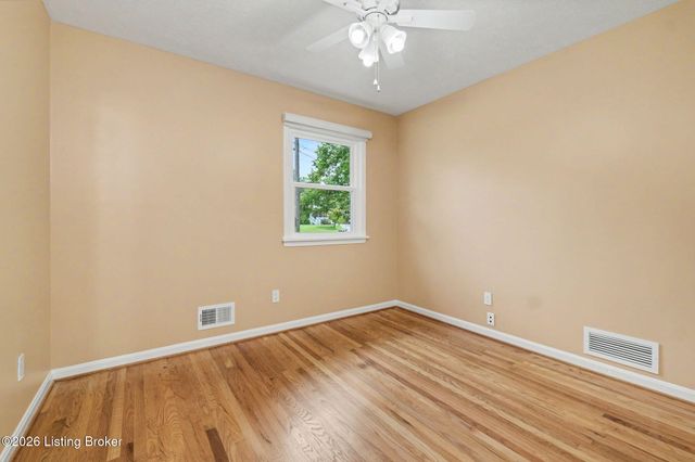 6808 Bebe Ct, Louisville, KY 40219