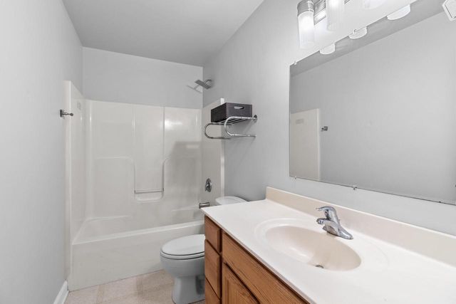 N1586 Washington AVENUE, Lake Geneva, WI 53147