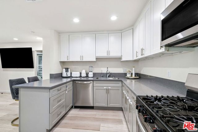 13473 Kagel Canyon Street, Arleta, CA 91331