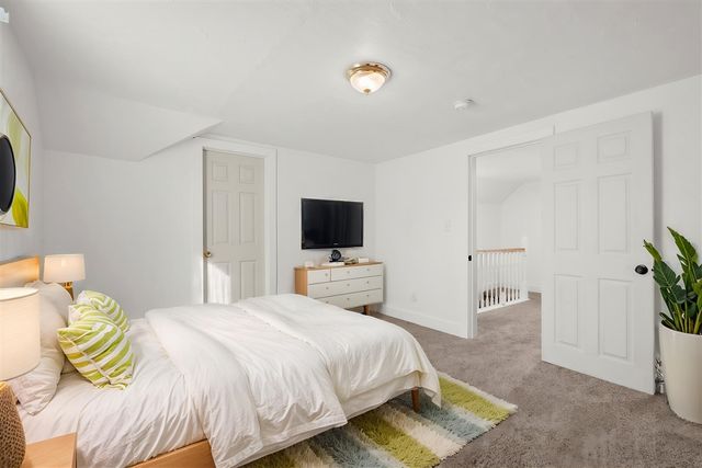 927 Albert Avenue, Kalamazoo, MI 49001