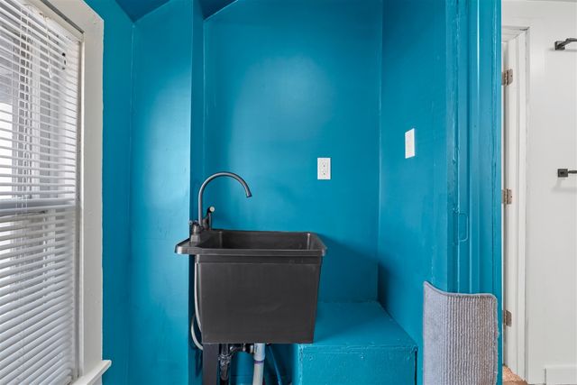 927 Albert Avenue, Kalamazoo, MI 49001