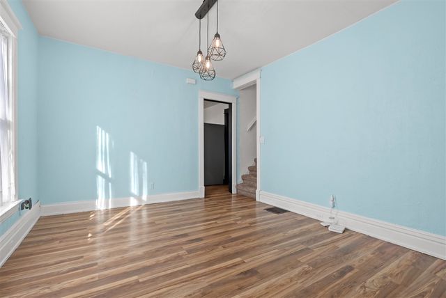 927 Albert Avenue, Kalamazoo, MI 49001