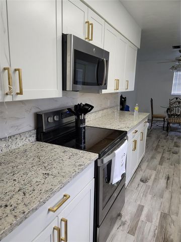 1670 TIFFIN AVENUE, Deltona, FL 32725