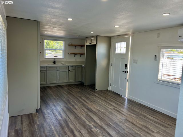 620 Se 2ND Ave, Canby, OR 97013