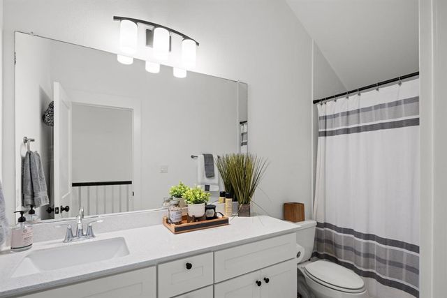 1066 Twain ST, Driftwood, TX 78619