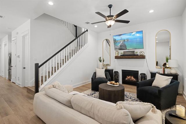 1066 Twain ST, Driftwood, TX 78619