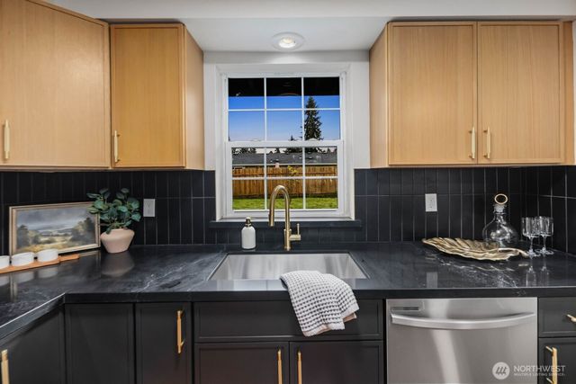 17415 6th Avenue E, Spanaway, WA 98387