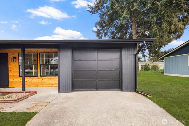 17415 6th Avenue E, Spanaway, WA 98387