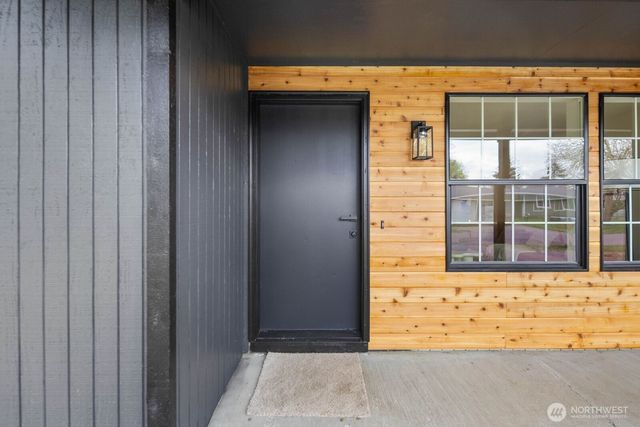 17415 6th Avenue E, Spanaway, WA 98387