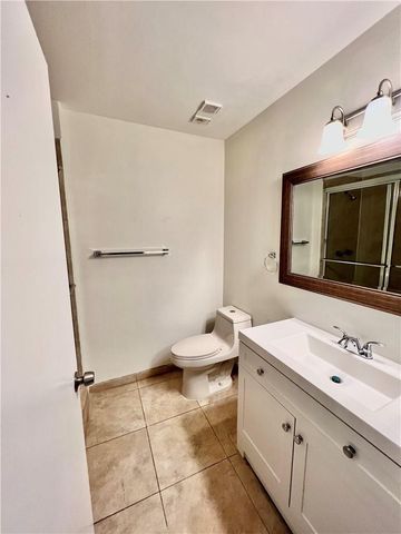 640 Cypress Club Way B12, Deerfield Beach, FL 33064