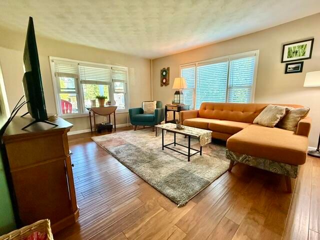 319 High Street, Marshall, MI 49068