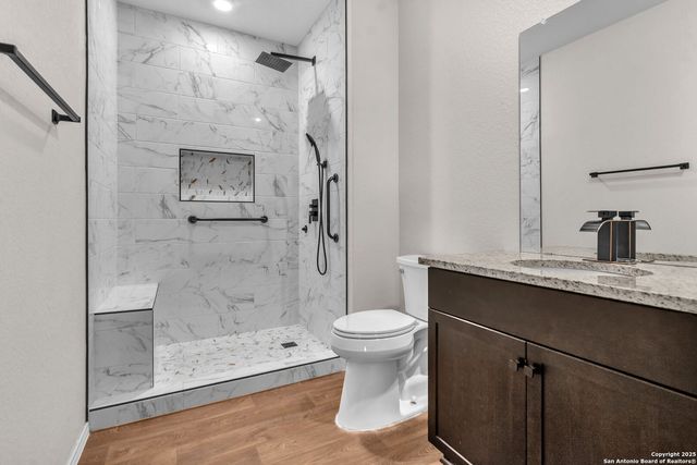 105 Honors, Floresville, TX 78114