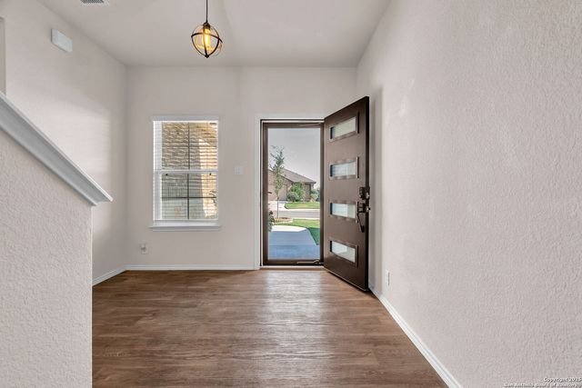 105 Honors, Floresville, TX 78114