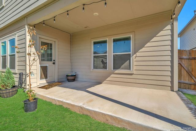 105 Honors, Floresville, TX 78114