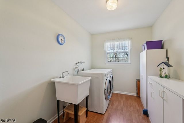 15 Ryan Ln, Lincoln Park Boro, NJ 07035