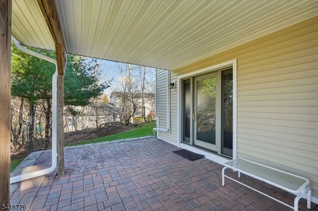 15 Ryan Ln, Lincoln Park Boro, NJ 07035