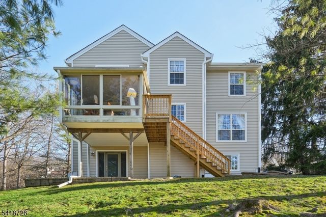 15 Ryan Ln, Lincoln Park Boro, NJ 07035