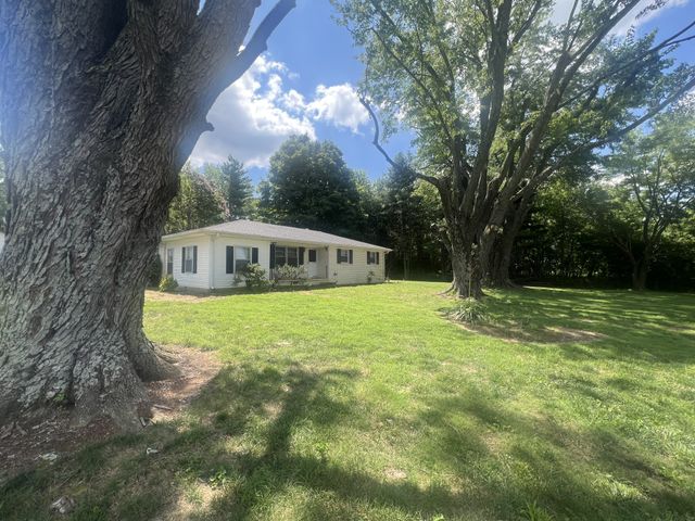 575 Jackson Rd, Portland, TN 37148