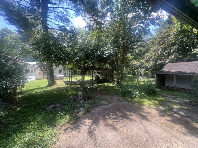 575 Jackson Rd, Portland, TN 37148