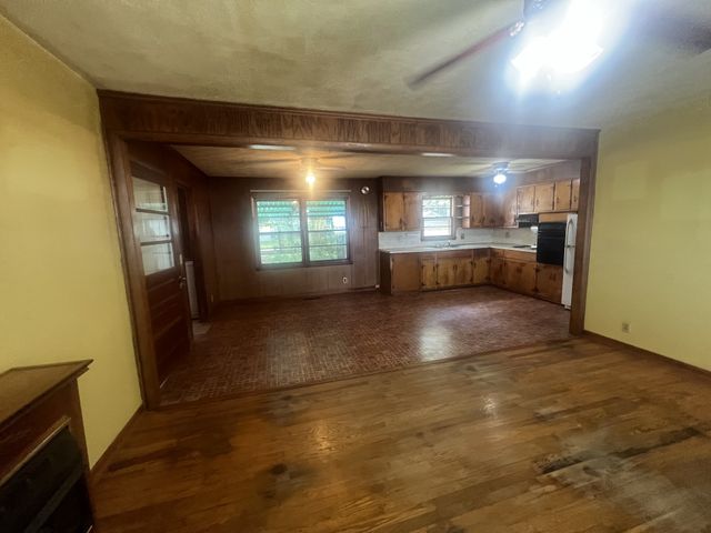 575 Jackson Rd, Portland, TN 37148