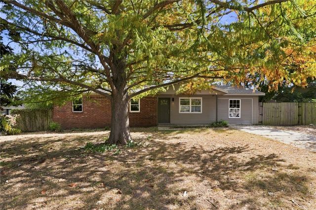 2303 Woodland Avenue, Springdale, AR 72762