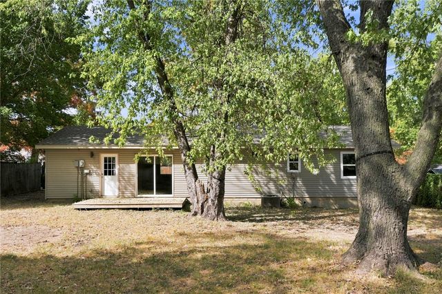 2303 Woodland Avenue, Springdale, AR 72762