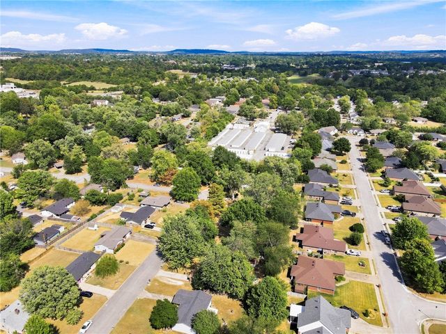 2303 Woodland Avenue, Springdale, AR 72762
