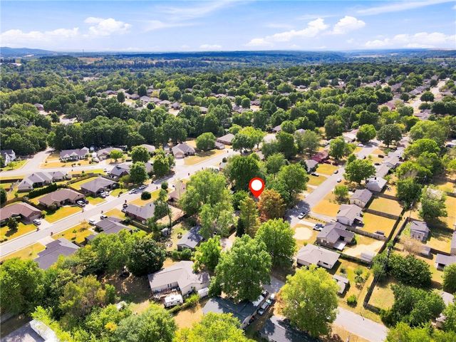 2303 Woodland Avenue, Springdale, AR 72762