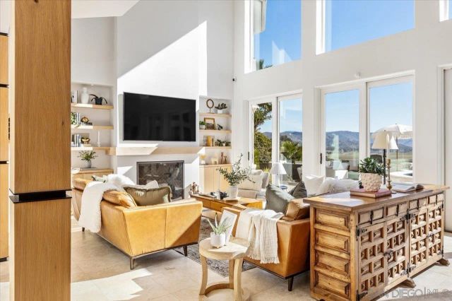 2814 Paseo Del Sol, Escondido, CA 92025