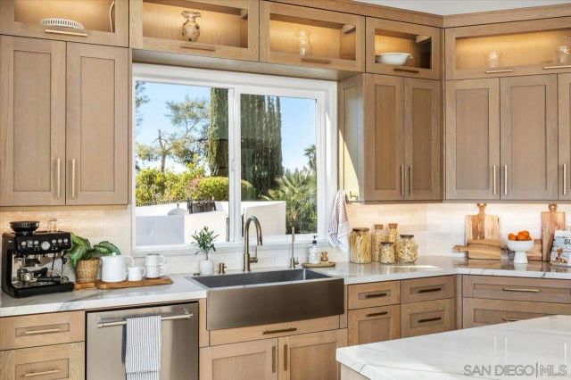 2814 Paseo Del Sol, Escondido, CA 92025