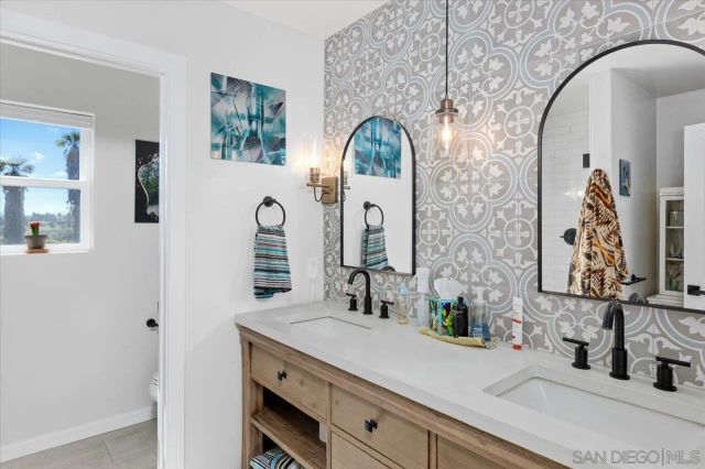 2814 Paseo Del Sol, Escondido, CA 92025