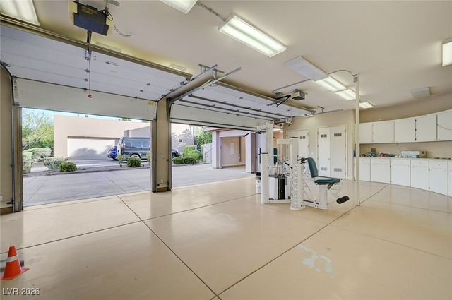 9713 Highridge Drive, Las Vegas, NV 89134