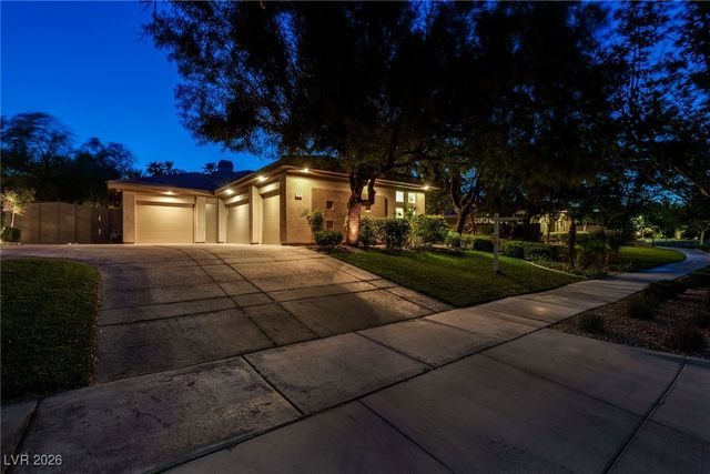 9713 Highridge Drive, Las Vegas, NV 89134