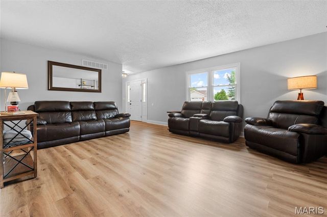 1004 Andra Drive, Maryville, IL 62062