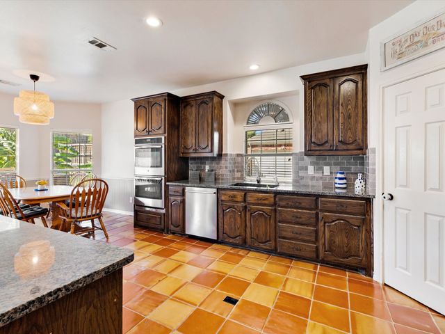 809 Stanford Drive, Murphy, TX 75094
