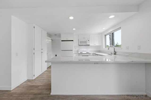 155 Rosebay Dr 40, Encinitas, CA 92024