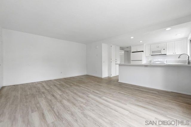 155 Rosebay Dr 40, Encinitas, CA 92024