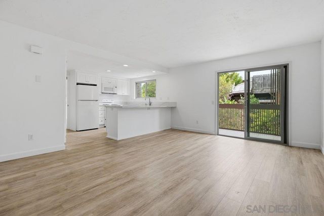 155 Rosebay Dr 40, Encinitas, CA 92024