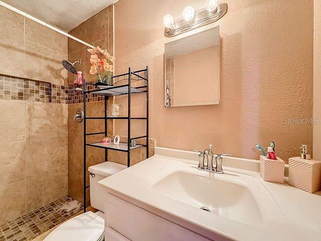 6025 MARGIE COURT COURT, Orlando, FL 32807