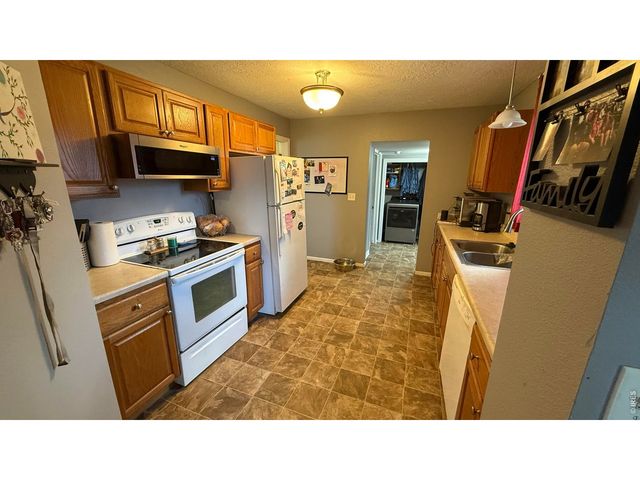 1546 N Cleveland Ave, Loveland, CO 80538