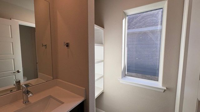 4243 CORNERSTONE Circle, Granbury, TX 76048