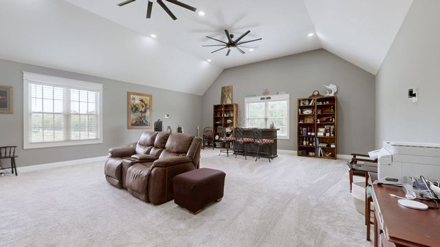 1742 Old Gallatin Rd, Portland, TN 37148