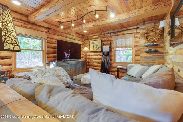 880 Holly Court, Williamston, MI 48895