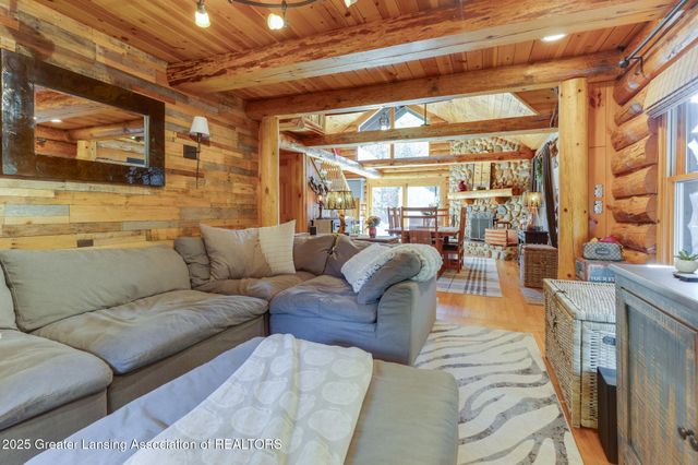 880 Holly Court, Williamston, MI 48895