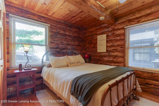 880 Holly Court, Williamston, MI 48895